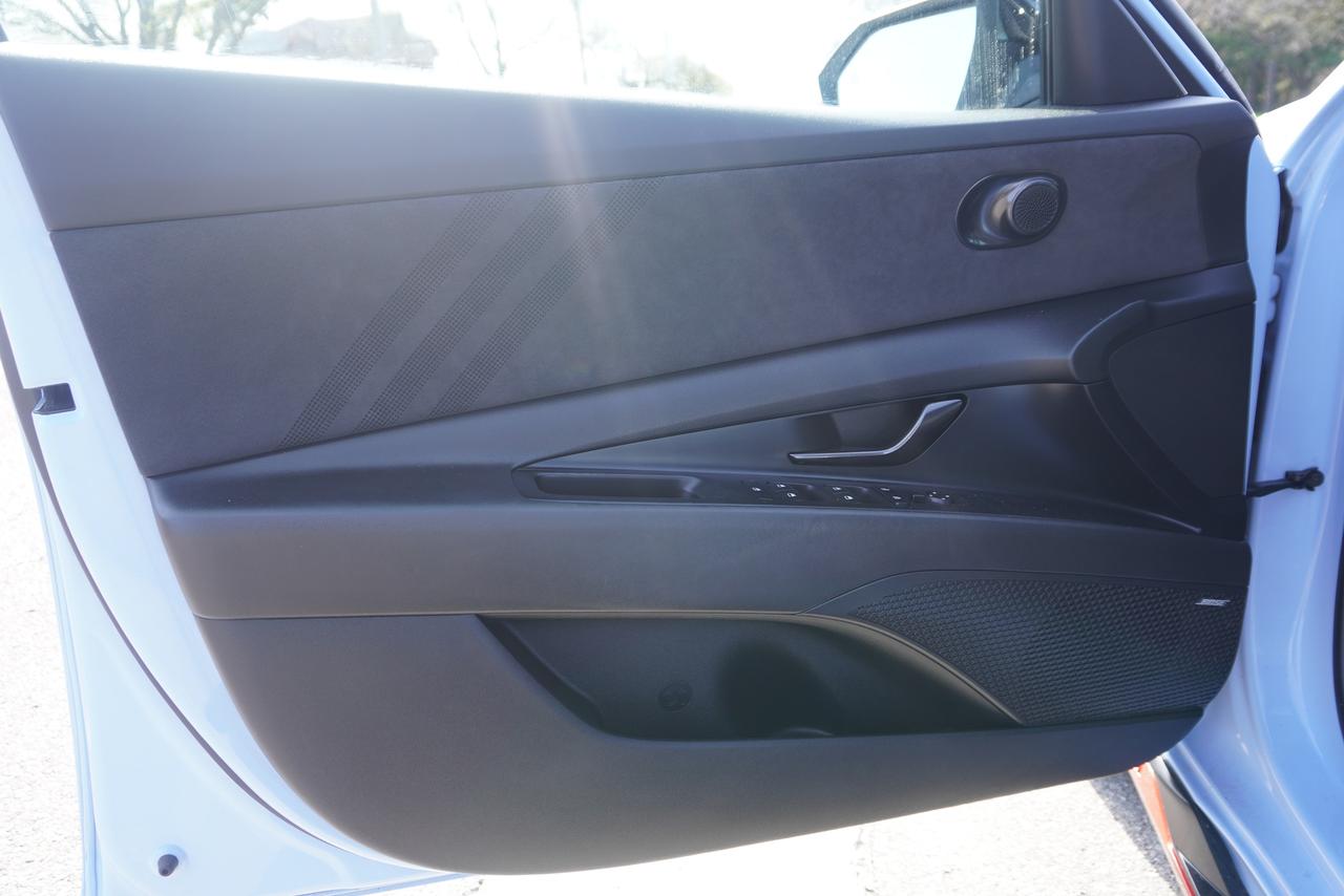 2022 Hyundai Elantra N / 1 OWNER / MANUAL / NAVIGATION / SUNROOF /LOCA Photo