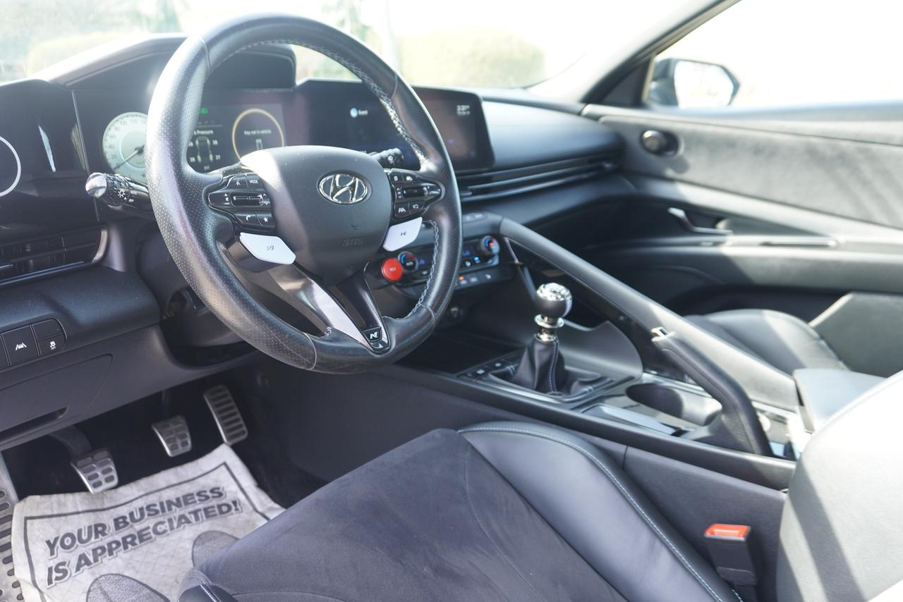 2022 Hyundai Elantra N / 1 OWNER / MANUAL / NAVIGATION / SUNROOF /LOCA Photo