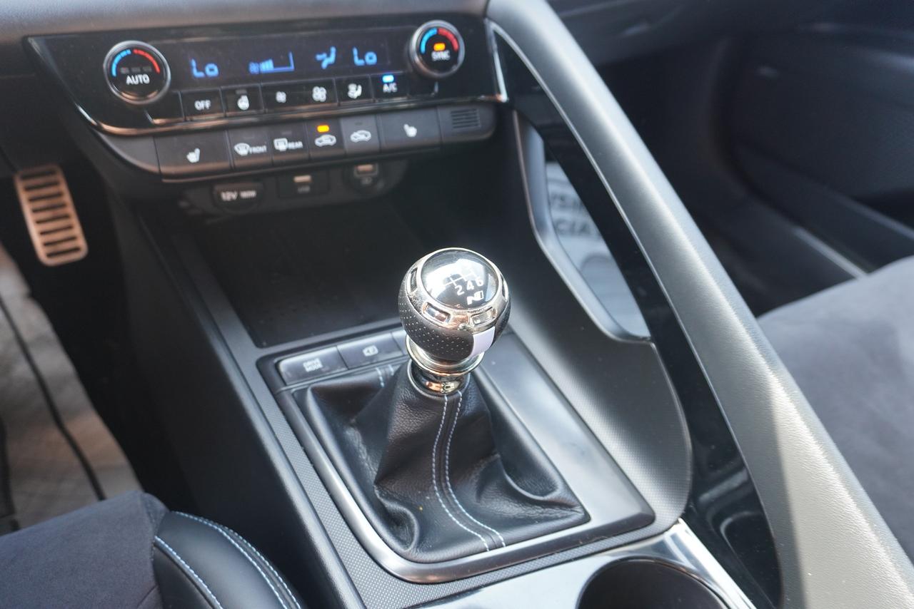 2022 Hyundai Elantra N / 1 OWNER / MANUAL / NAVIGATION / SUNROOF /LOCA Photo
