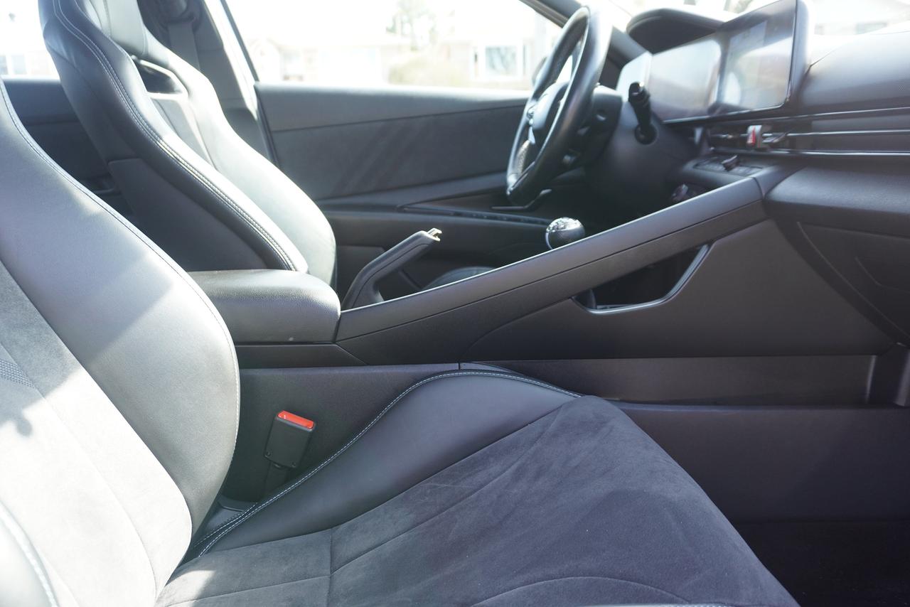 2022 Hyundai Elantra N / 1 OWNER / MANUAL / NAVIGATION / SUNROOF /LOCA Photo