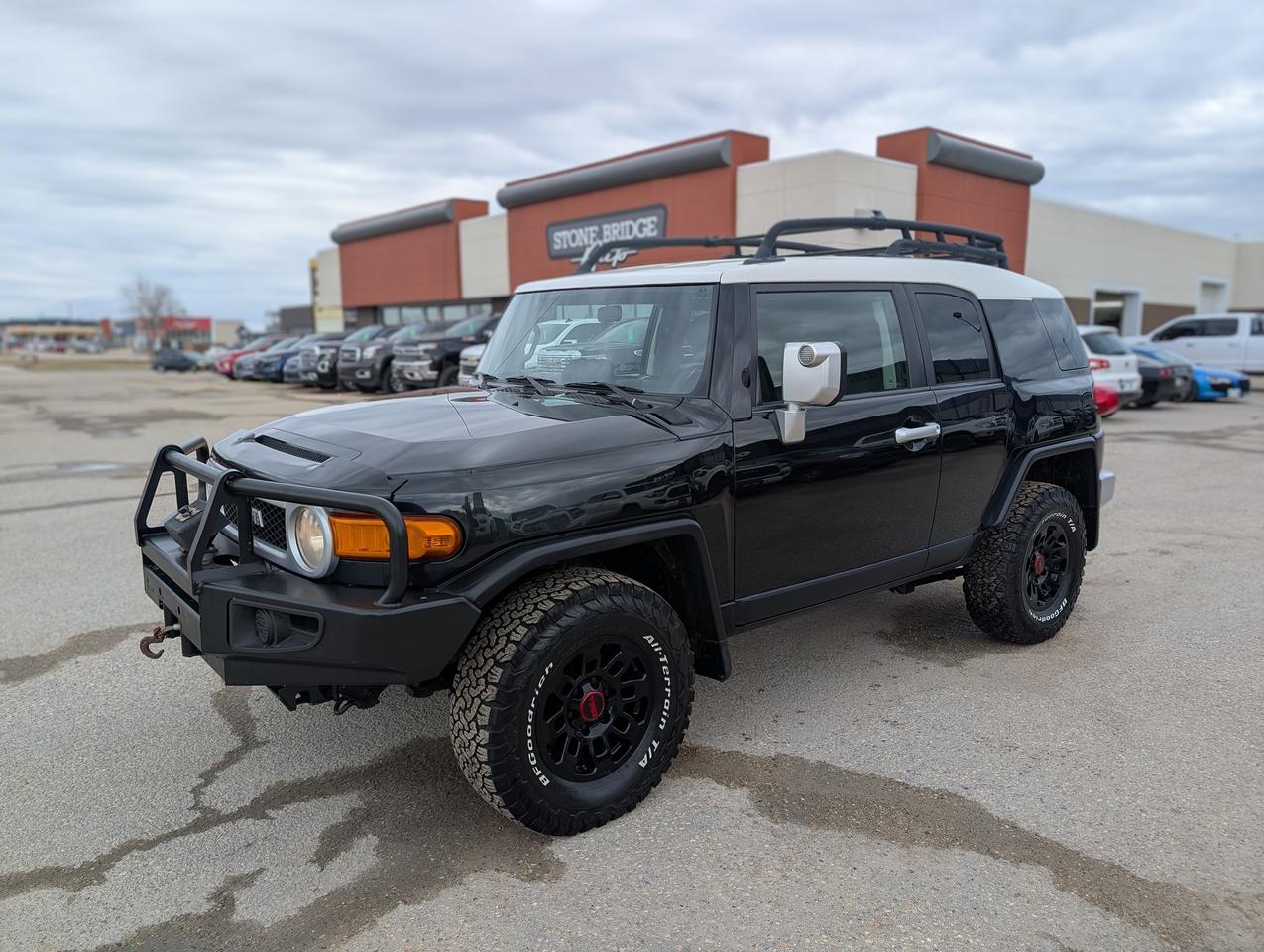 Used 2007 Toyota FJ Cruiser Roof rack | TRD Wheels | 6 speed manual for sale in Steinbach, MB