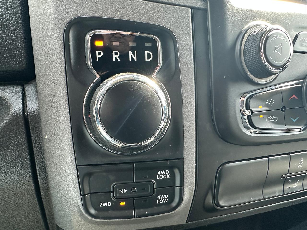 2021 RAM 1500 Classic Express4x4Crew HEMI HTD-Cloth CarPlay RvCam Remote Photo