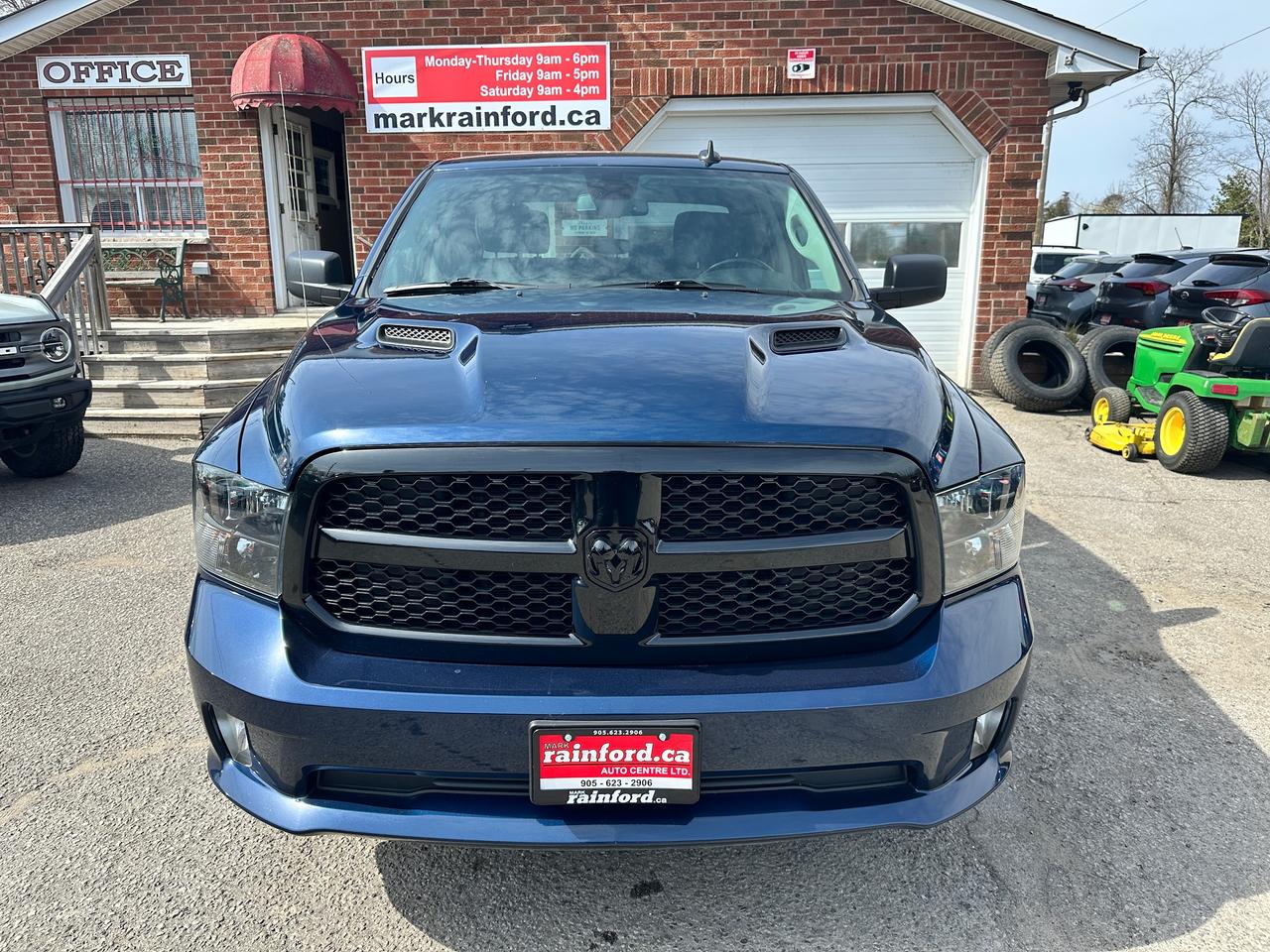 2021 RAM 1500 Classic Express4x4Crew HEMI HTD-Cloth CarPlay RvCam Remote Photo