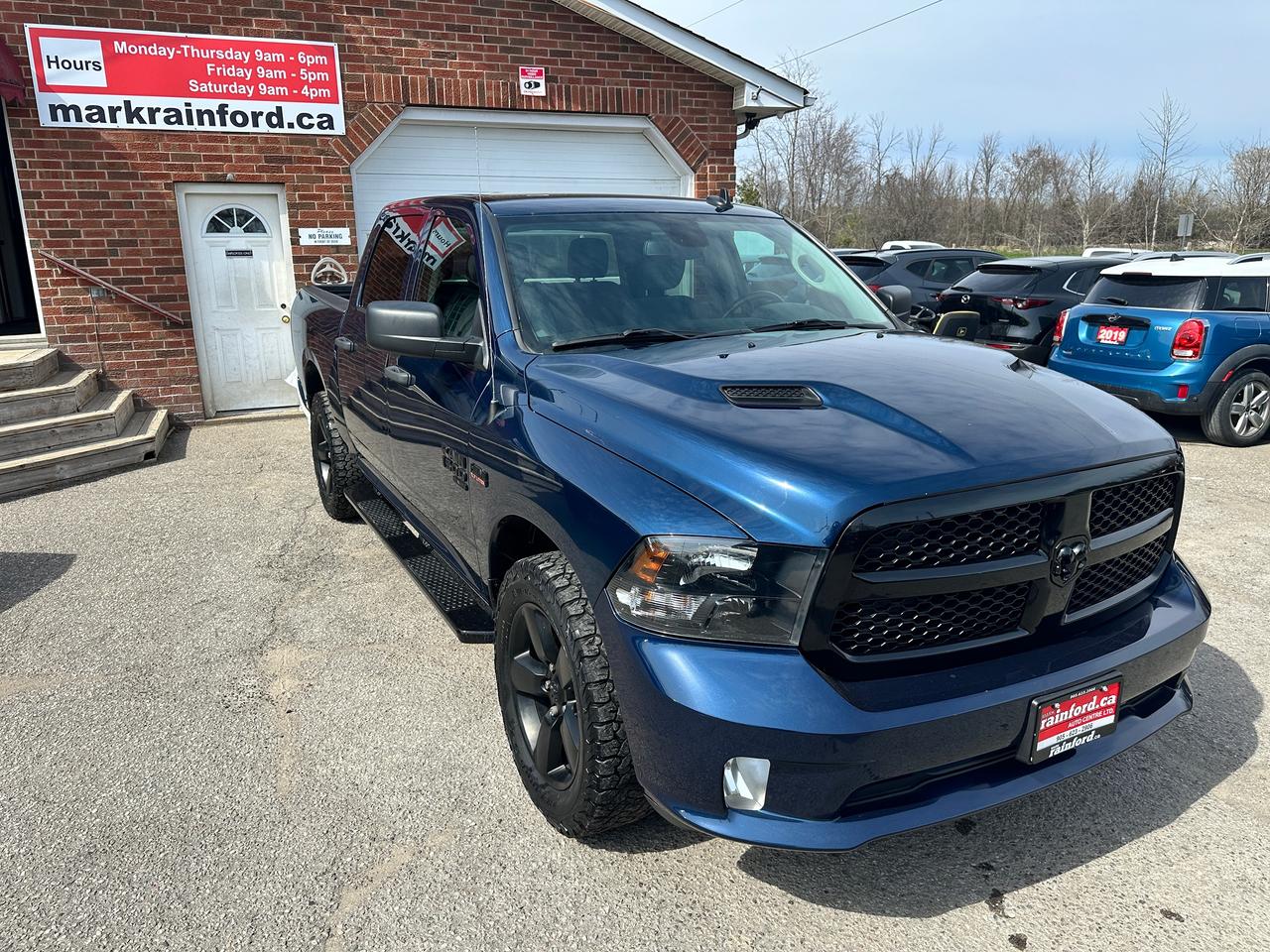 2021 RAM 1500 Classic Express4x4Crew HEMI HTD-Cloth CarPlay RvCam Remote Photo