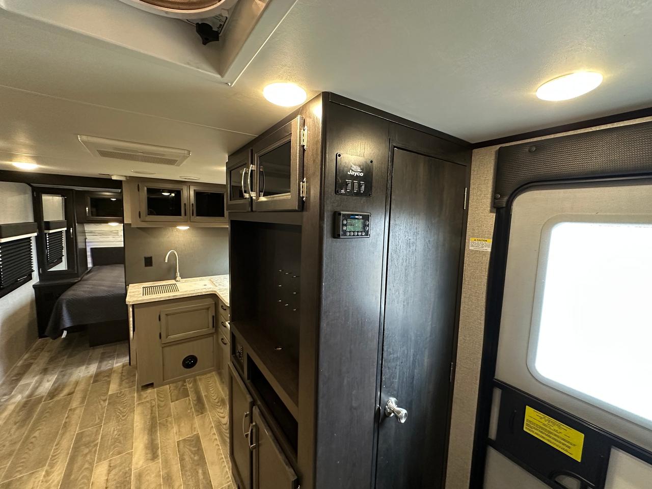 2021 Jayco Jay Feather 24BH 