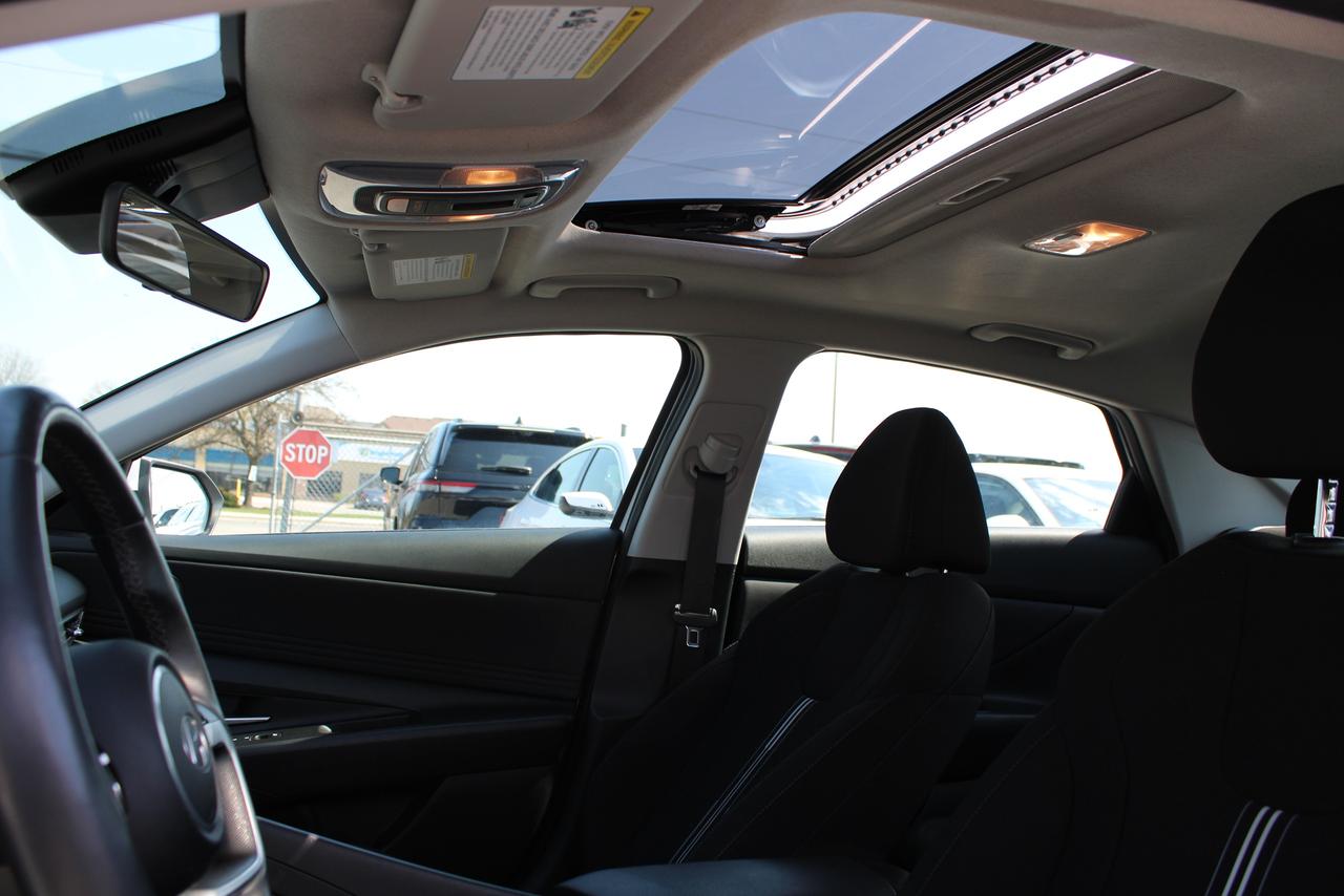 2024 Hyundai Elantra Preferred IVT w/Tech Pkg Photo