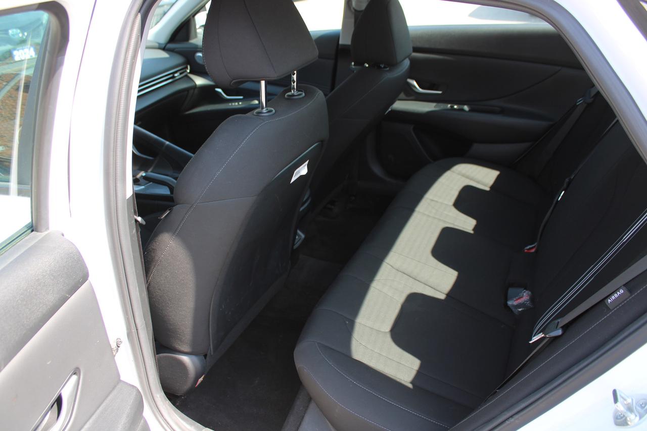 2024 Hyundai Elantra Preferred IVT w/Tech Pkg Photo