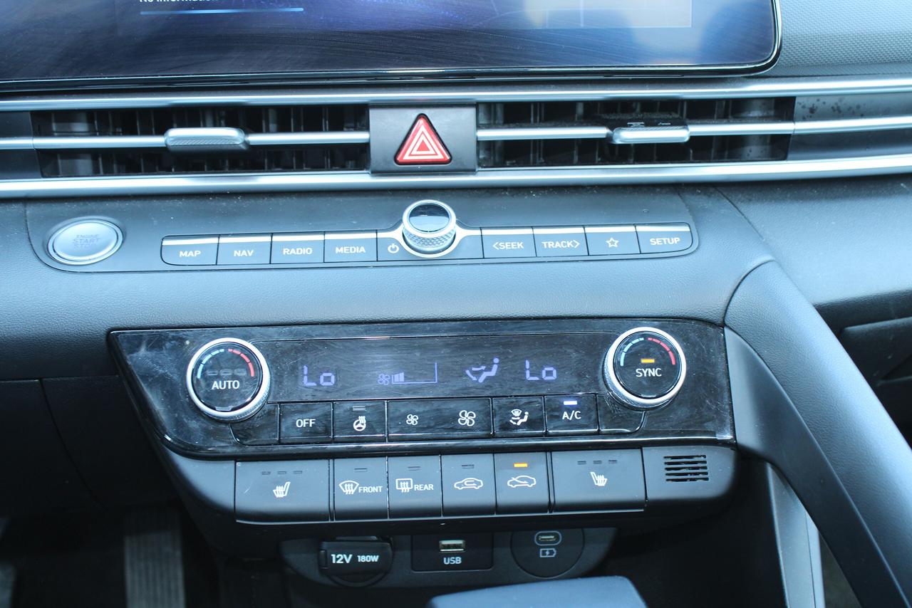 2024 Hyundai Elantra Preferred IVT w/Tech Pkg Photo