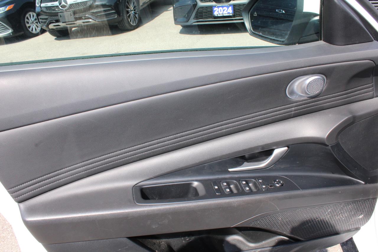 2024 Hyundai Elantra Preferred IVT w/Tech Pkg Photo