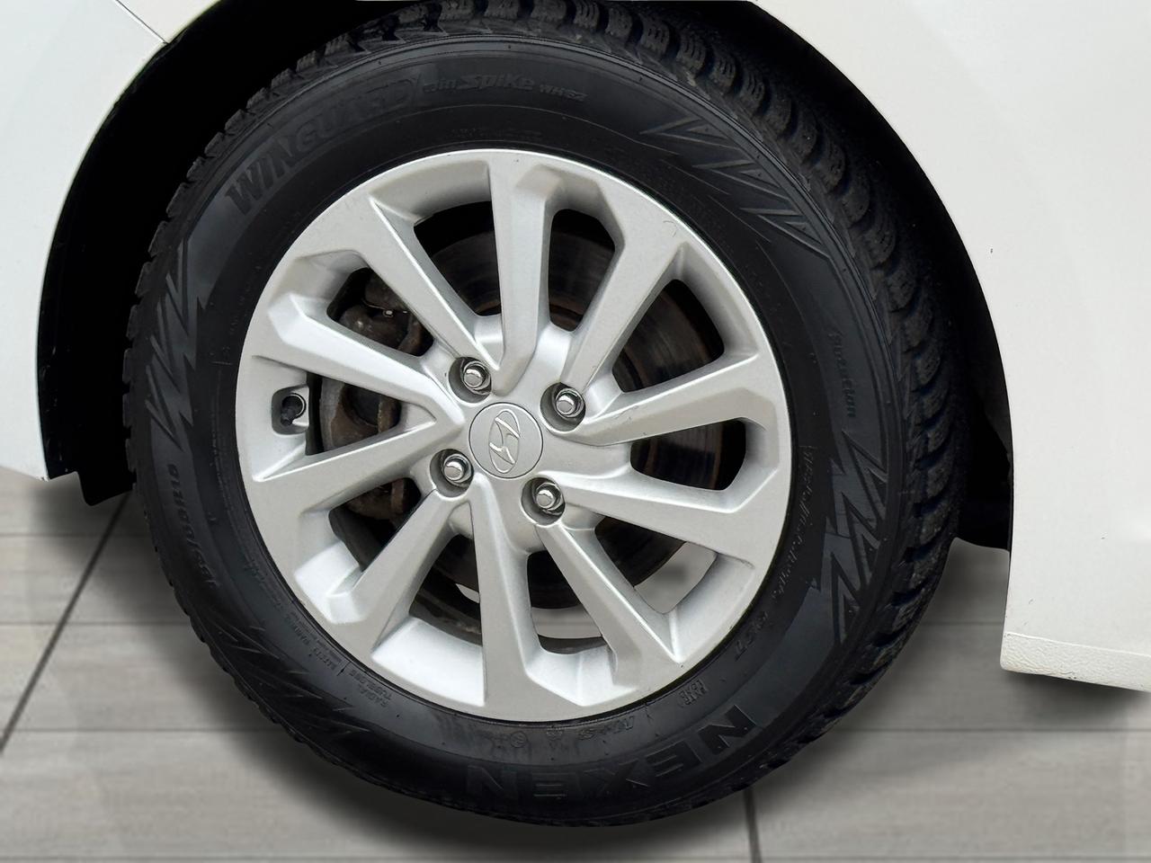 2019 Hyundai Accent Preferred+Winter+New All Season Tires+CLEAN CARFAX Photo