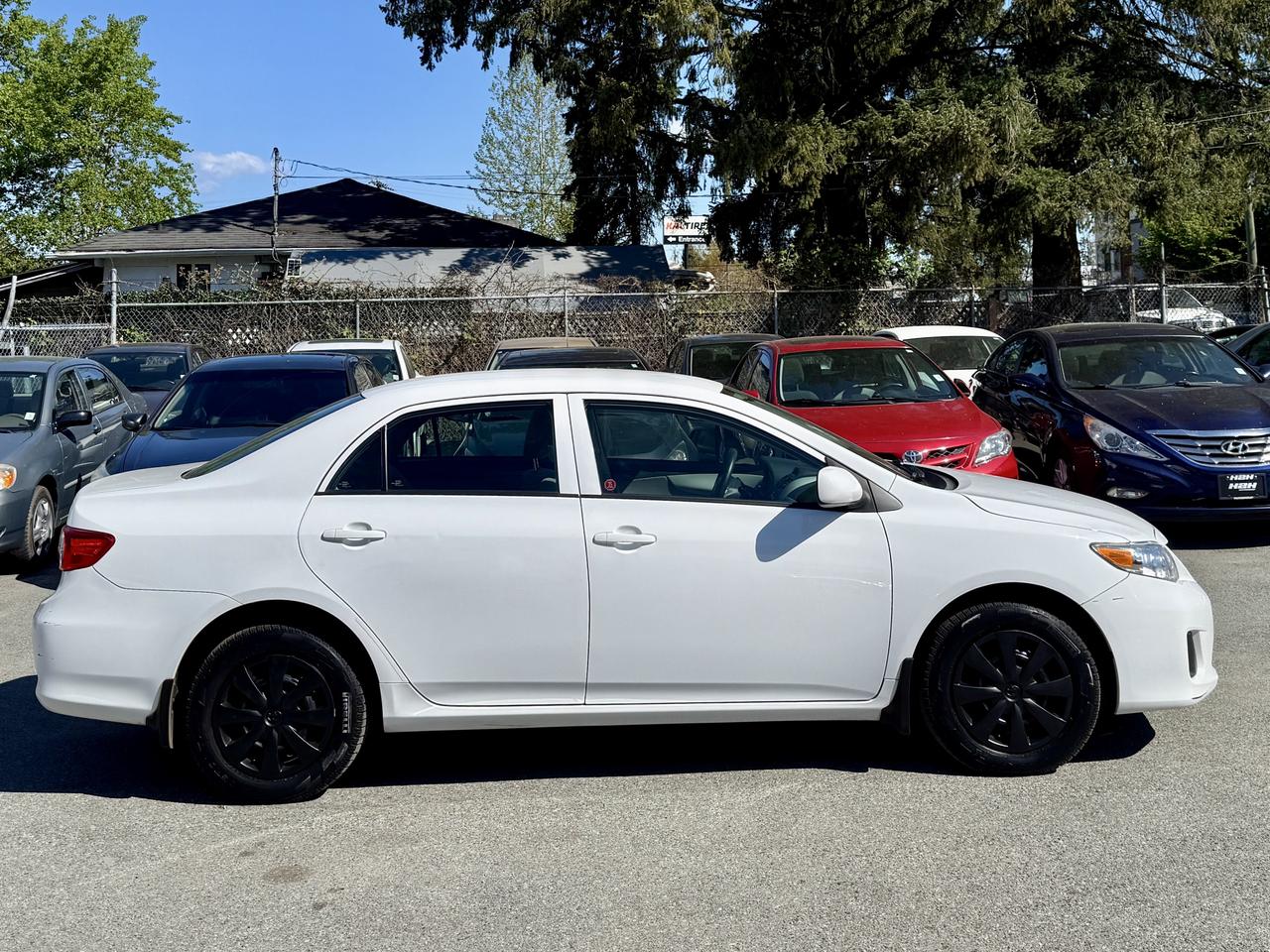 2013 Toyota Corolla FINANCING AVAILABLE Photo4