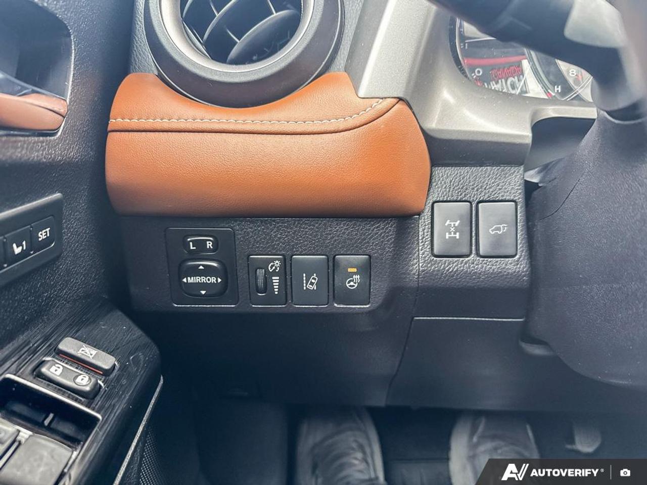 2018 Toyota RAV4 LIMITED / NO ACCIDENTS / ROOF / NAV / 360 CAMERA Photo