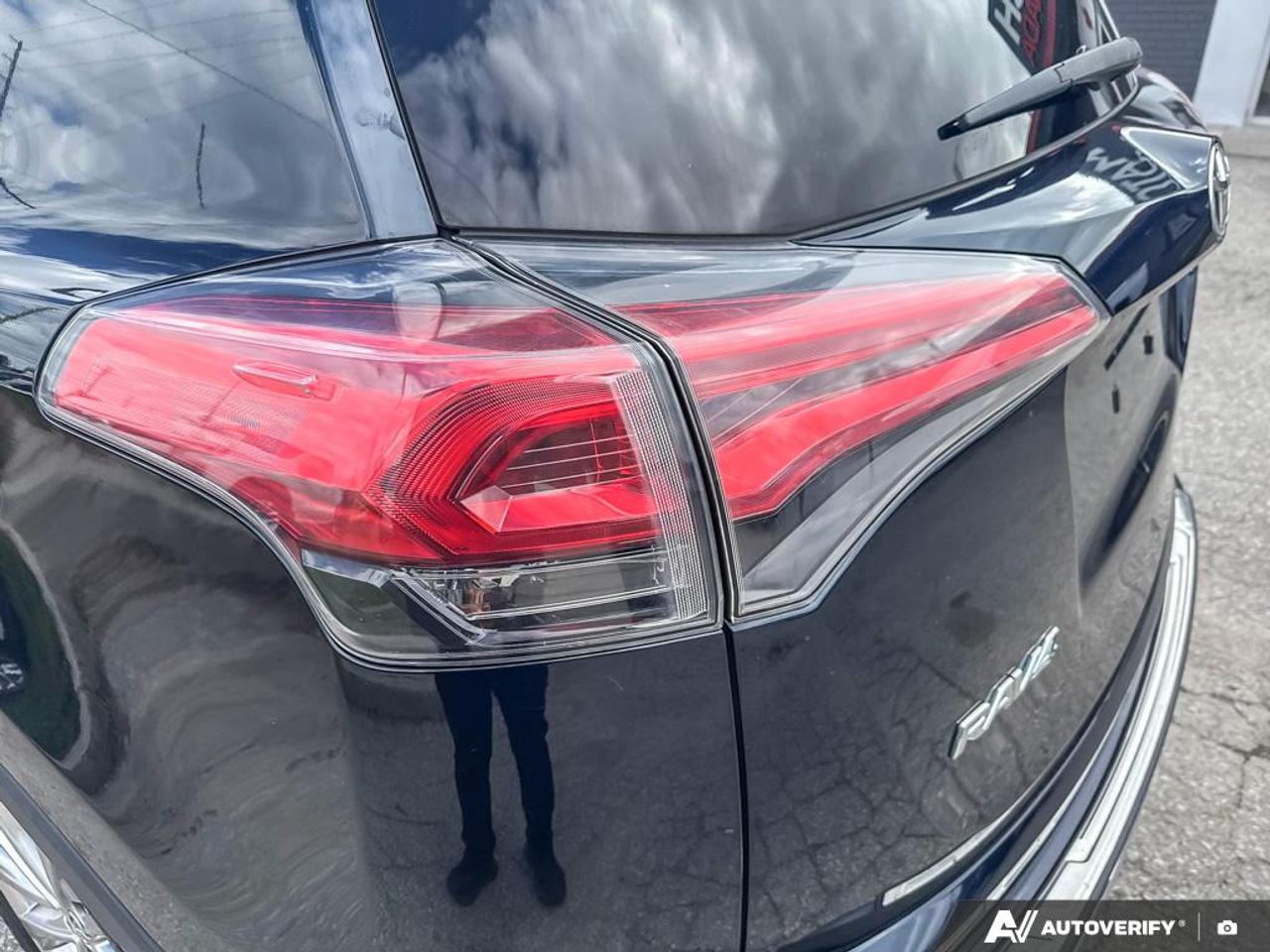 2018 Toyota RAV4 LIMITED / NO ACCIDENTS / ROOF / NAV / 360 CAMERA Photo