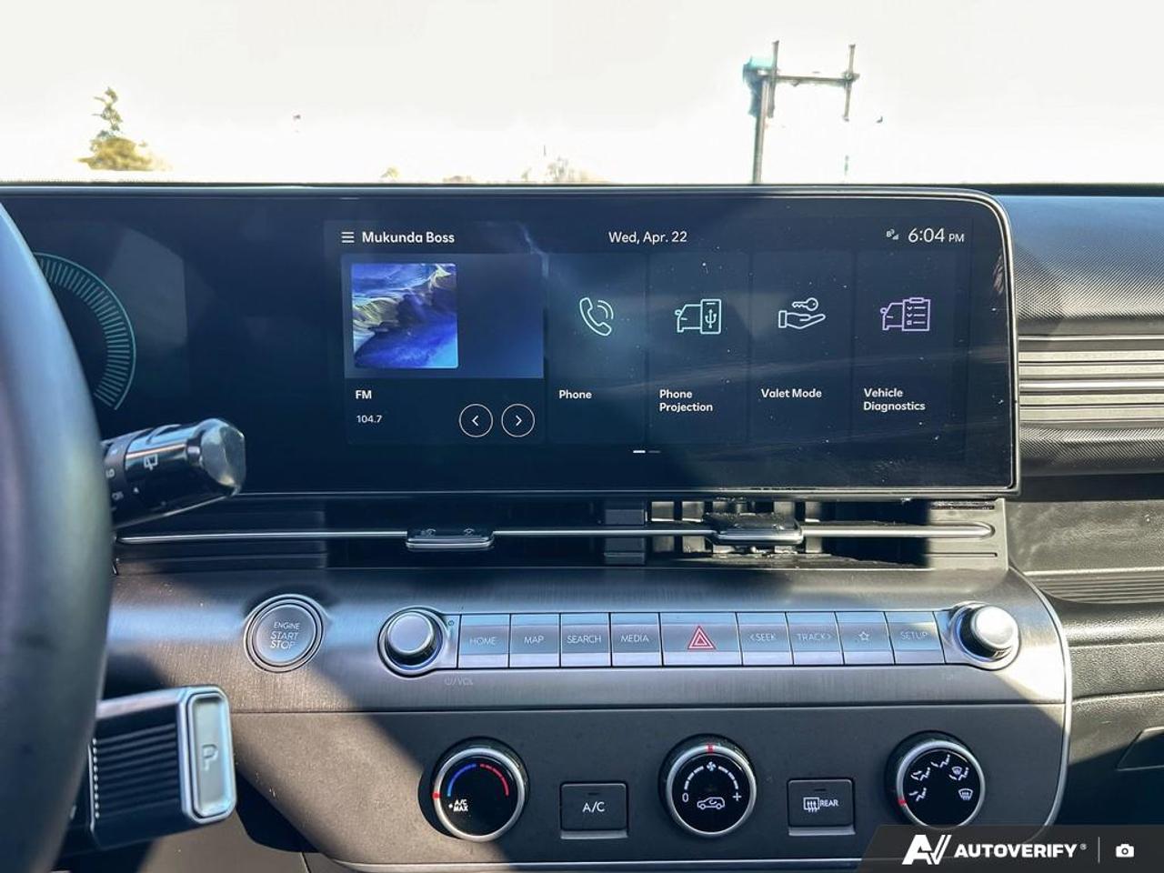 2025 Hyundai KONA PREFERRED SPORT / NO ACCIDENTS / ROOF / AWD Photo