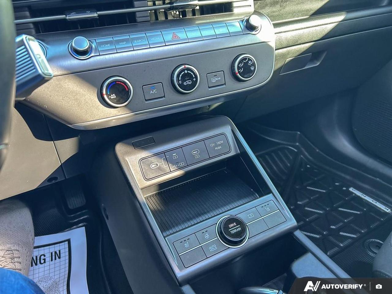 2025 Hyundai KONA PREFERRED SPORT / NO ACCIDENTS / ROOF / AWD Photo