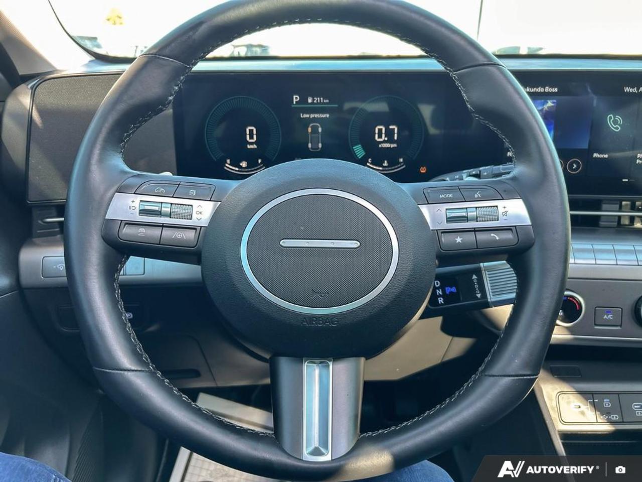 2025 Hyundai KONA PREFERRED SPORT / NO ACCIDENTS / ROOF / AWD Photo