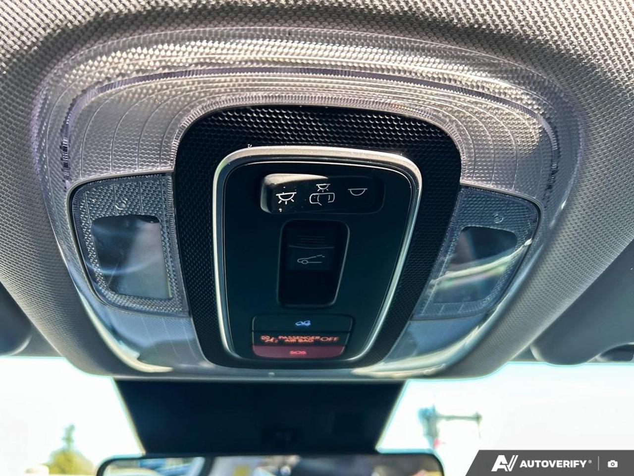 2025 Hyundai KONA PREFERRED SPORT / NO ACCIDENTS / ROOF / AWD Photo