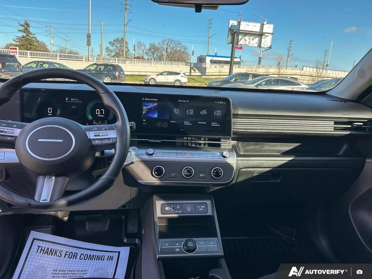 2025 Hyundai KONA PREFERRED SPORT / NO ACCIDENTS / ROOF / AWD Photo