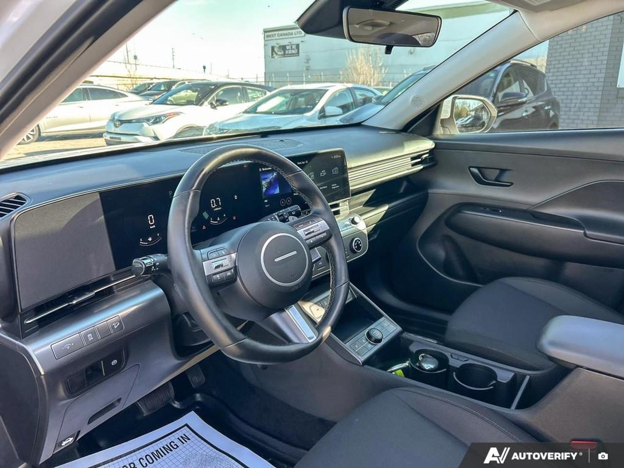 2025 Hyundai KONA PREFERRED SPORT / NO ACCIDENTS / ROOF / AWD Photo