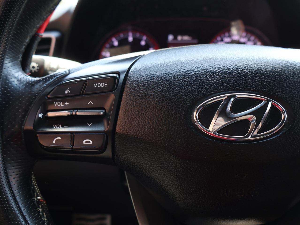 2020 Hyundai Veloster TURBO CERTIFIED CAMERA NAV BLUETOOTH LEATHER HEATED SEATS SUNROOF CRUISE ALLOYS Photo