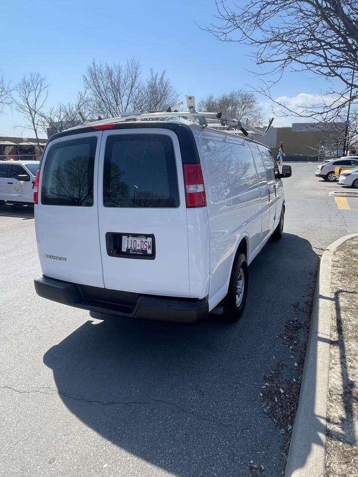 2019 Chevrolet Express Cargo Van EXTENDED     4.3L VORTEC V6 Photo3