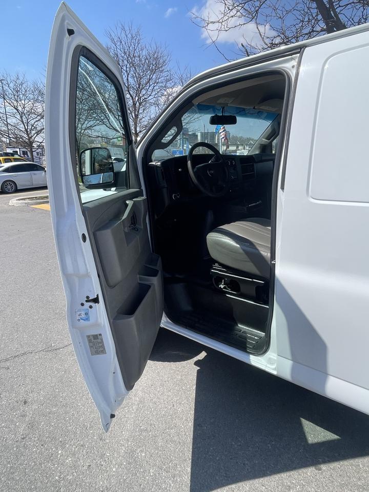 2019 Chevrolet Express Cargo Van EXTENDED     4.3L VORTEC V6 Photo