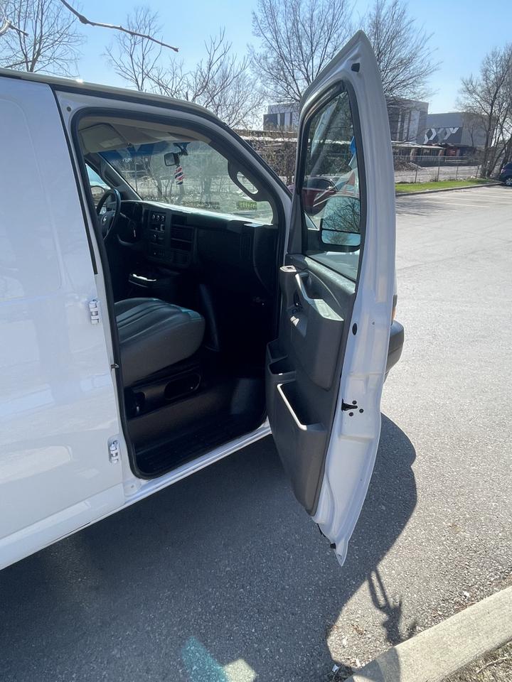 2019 Chevrolet Express Cargo Van EXTENDED     4.3L VORTEC V6 Photo