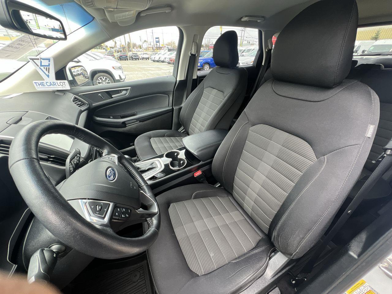 2018 Ford Edge SEL AWD Photo