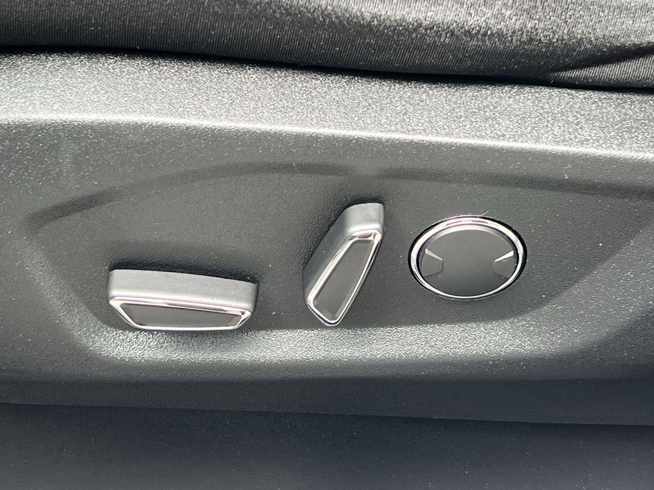 2018 Ford Edge SEL AWD Photo