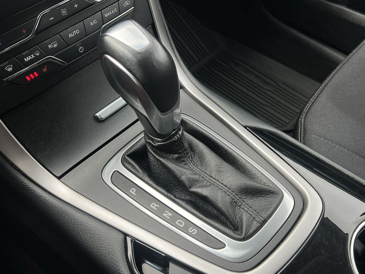 2018 Ford Edge SEL AWD Photo