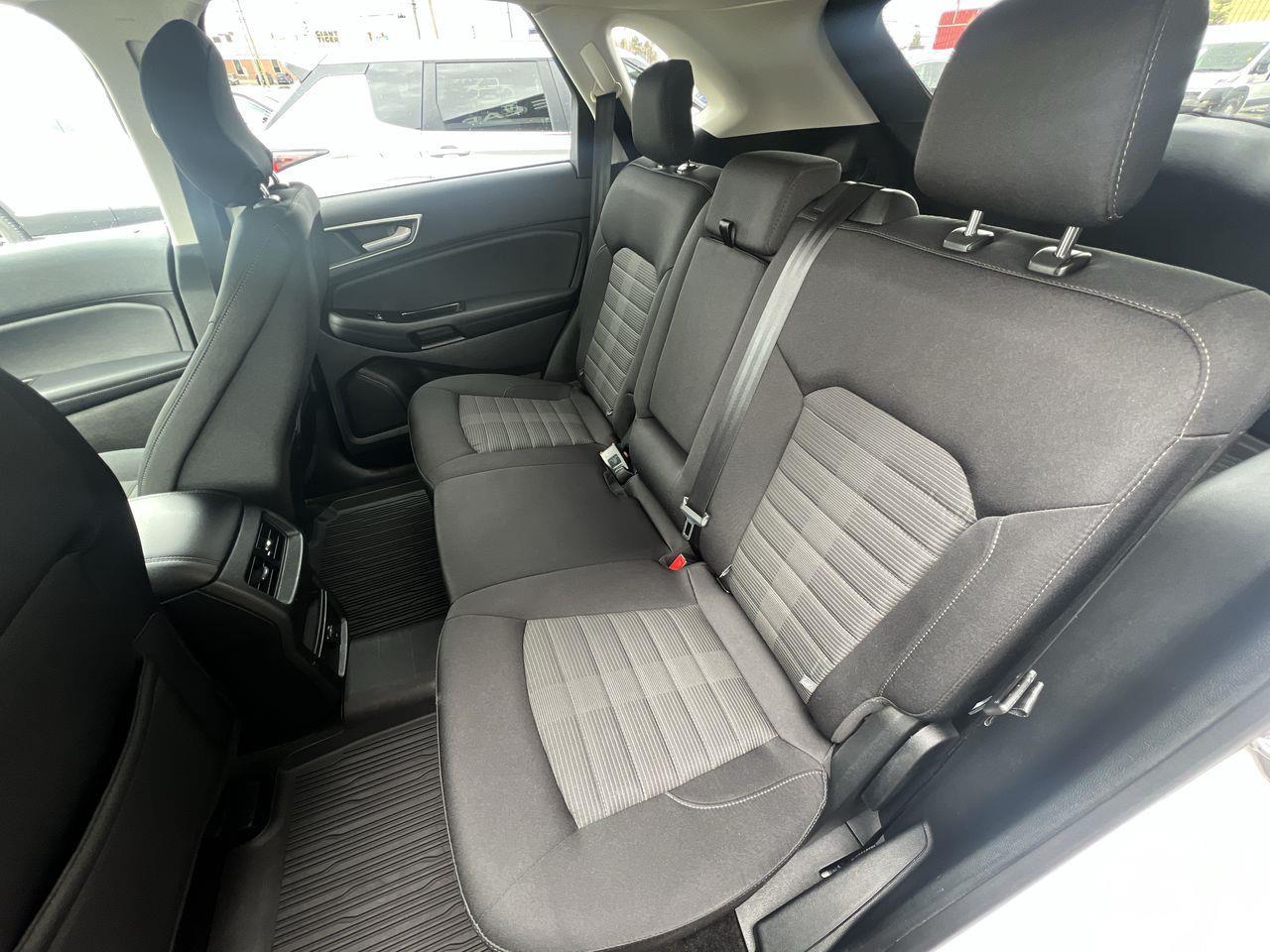 2018 Ford Edge SEL AWD Photo