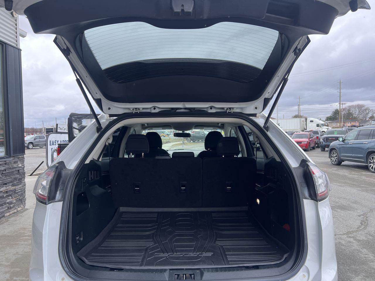 2018 Ford Edge SEL AWD Photo