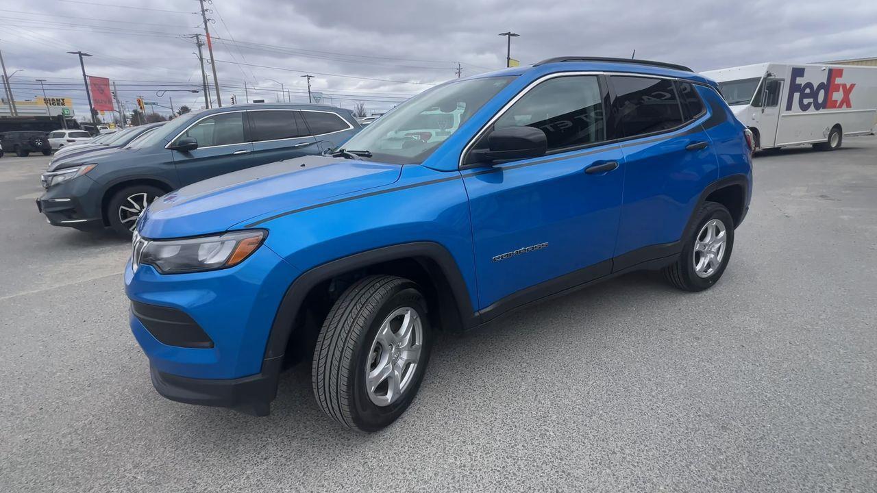 2022 Jeep Compass Sport 4X4, HEATED SEATS, CRUISE CONTROL, SIRIUS XM, BACK UP CAM!! Photo