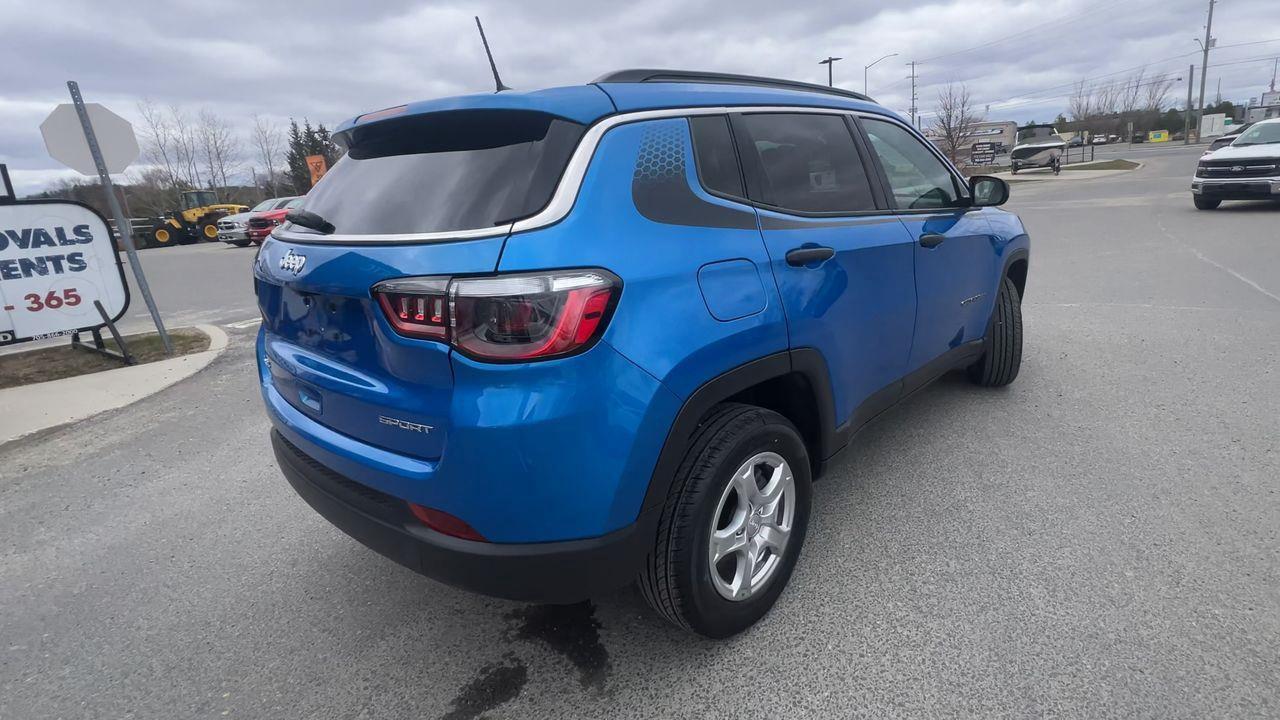 2022 Jeep Compass Sport 4X4, HEATED SEATS, CRUISE CONTROL, SIRIUS XM, BACK UP CAM!! Photo
