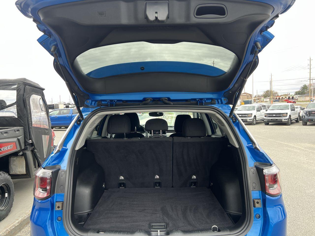 2022 Jeep Compass Sport 4X4, HEATED SEATS, CRUISE CONTROL, SIRIUS XM, BACK UP CAM!! Photo