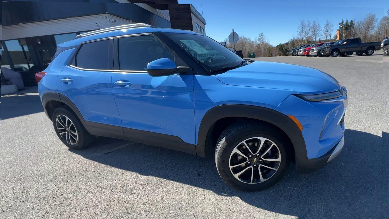 2024 Chevrolet TrailBlazer LT AWD, HEATED FRONT SEATS, SIRIUS XM, CRUISE CONTROL, BACK UP CAM, REMOTE START!! Photo
