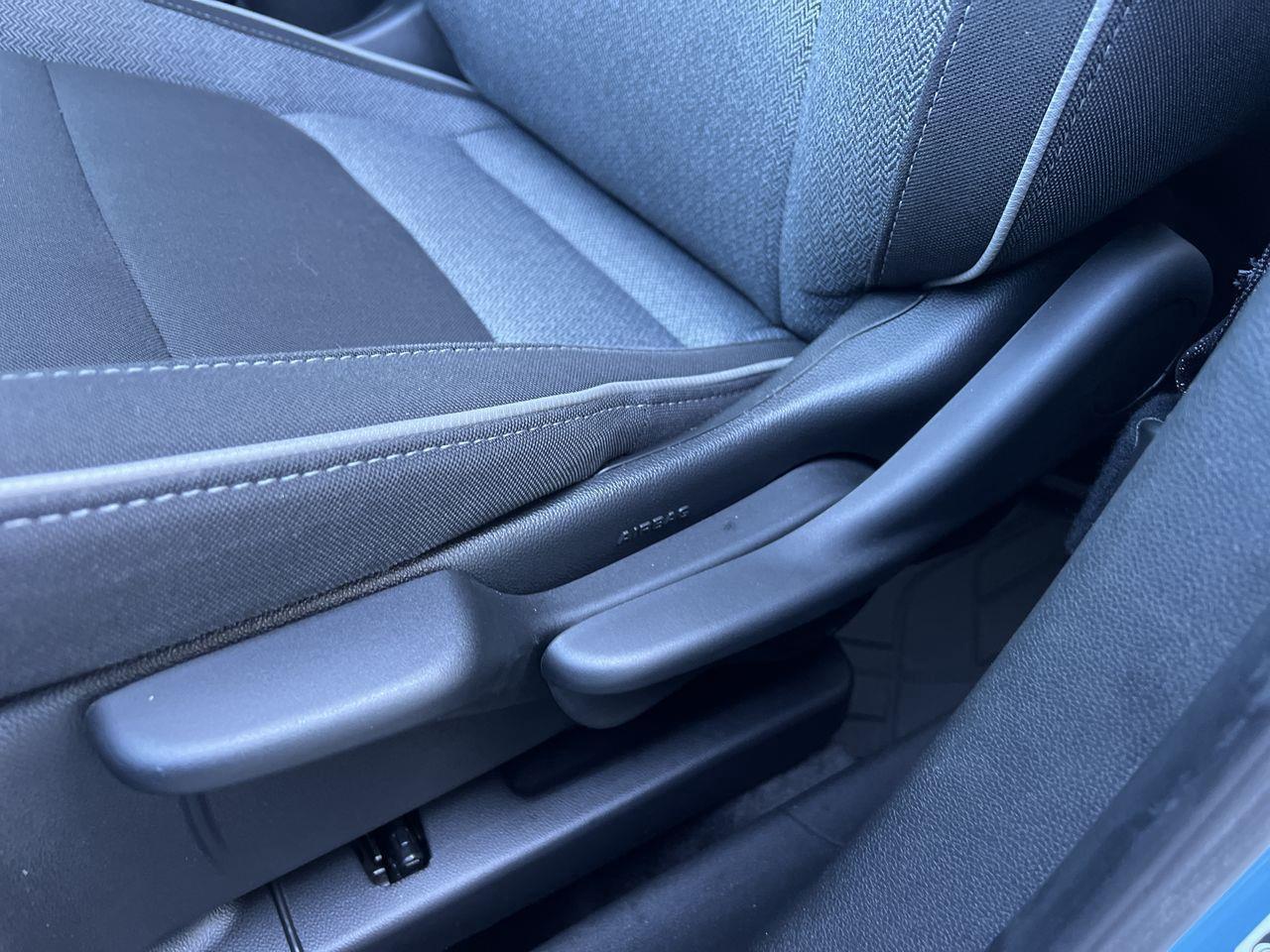 2024 Chevrolet TrailBlazer LT AWD, HEATED FRONT SEATS, SIRIUS XM, CRUISE CONTROL, BACK UP CAM, REMOTE START!! Photo