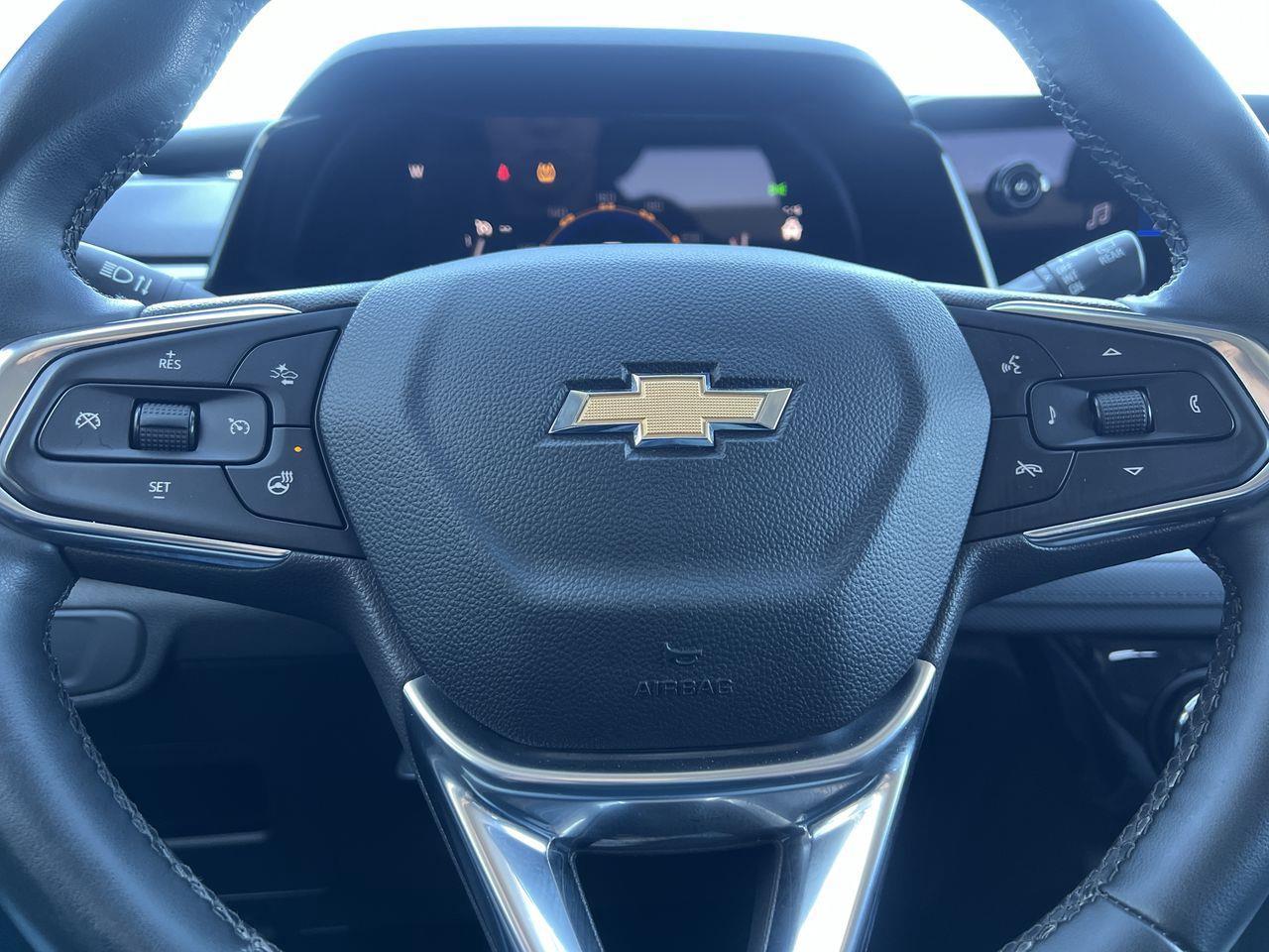 2024 Chevrolet TrailBlazer LT AWD, HEATED FRONT SEATS, SIRIUS XM, CRUISE CONTROL, BACK UP CAM, REMOTE START!! Photo