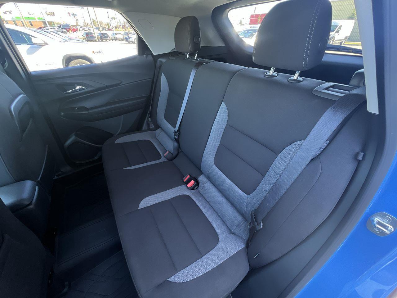 2024 Chevrolet TrailBlazer LT AWD, HEATED FRONT SEATS, SIRIUS XM, CRUISE CONTROL, BACK UP CAM, REMOTE START!! Photo