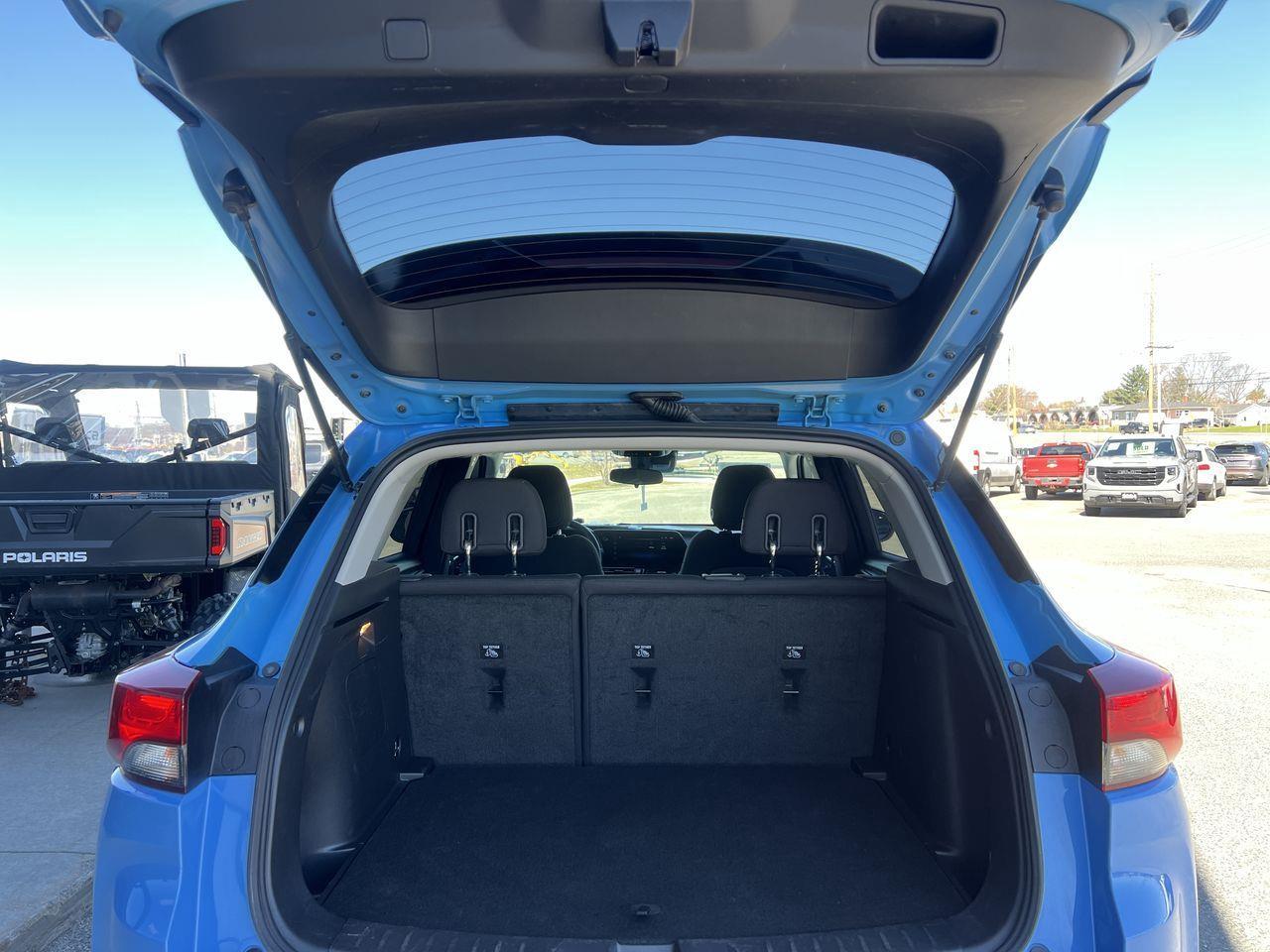 2024 Chevrolet TrailBlazer LT AWD, HEATED FRONT SEATS, SIRIUS XM, CRUISE CONTROL, BACK UP CAM, REMOTE START!! Photo