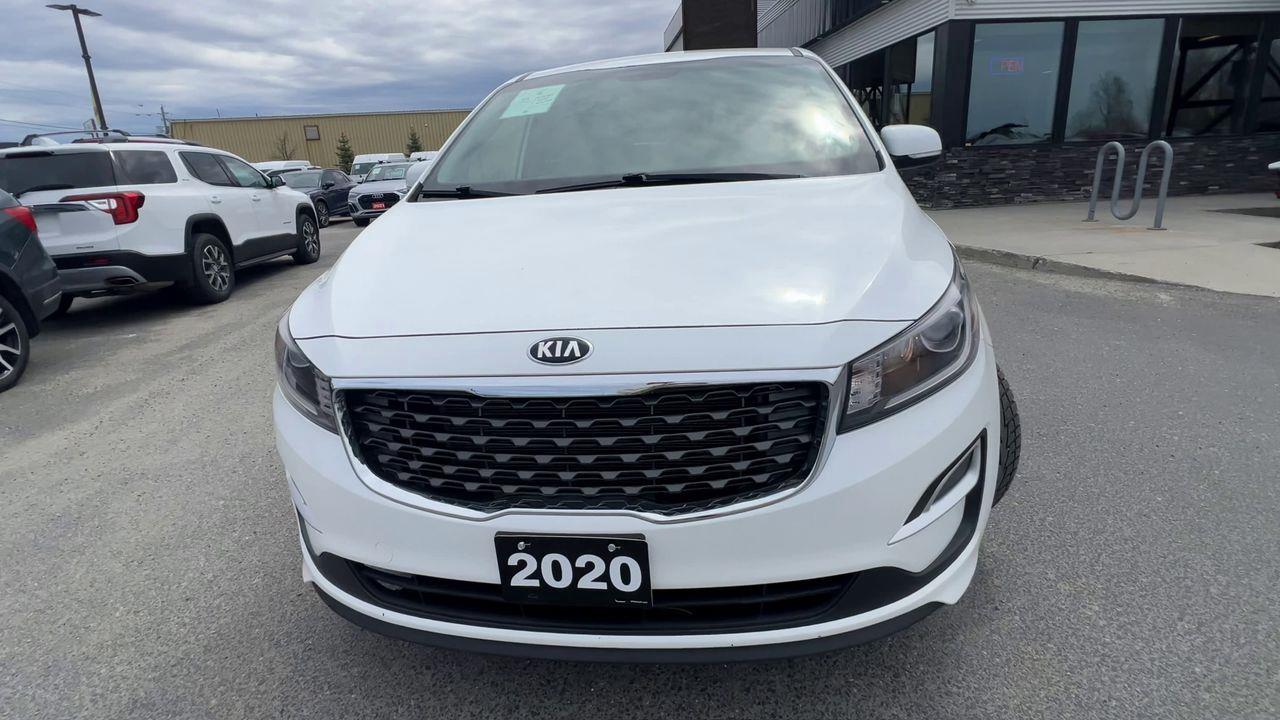 2020 Kia Sedona LX 8 PASSENGER, HEATED FRONT SEATS, BACK UP CAM, CRUISE CONTROL, POWER FOLDING MIRRORS!! Photo