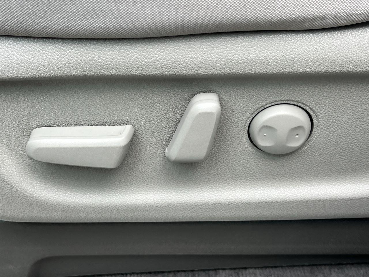 2020 Kia Sedona LX 8 PASSENGER, HEATED FRONT SEATS, BACK UP CAM, CRUISE CONTROL, POWER FOLDING MIRRORS!! Photo