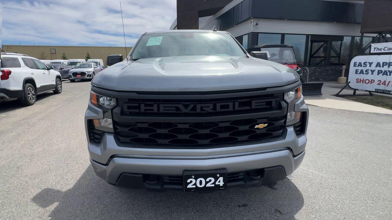 2024 Chevrolet Silverado 1500 Custom 4x4, RUNNING BOARDS, TRAILER HITCH, SIRIUS XM, CRUISE CONTROL, BACK UP CAM, REMOTE START!! Photo