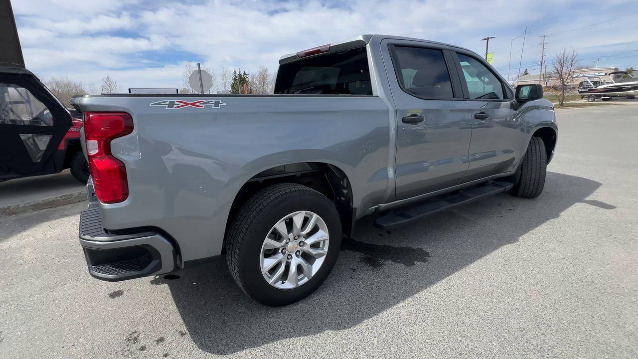 2024 Chevrolet Silverado 1500 Custom 4x4, RUNNING BOARDS, TRAILER HITCH, SIRIUS XM, CRUISE CONTROL, BACK UP CAM, REMOTE START!! Photo
