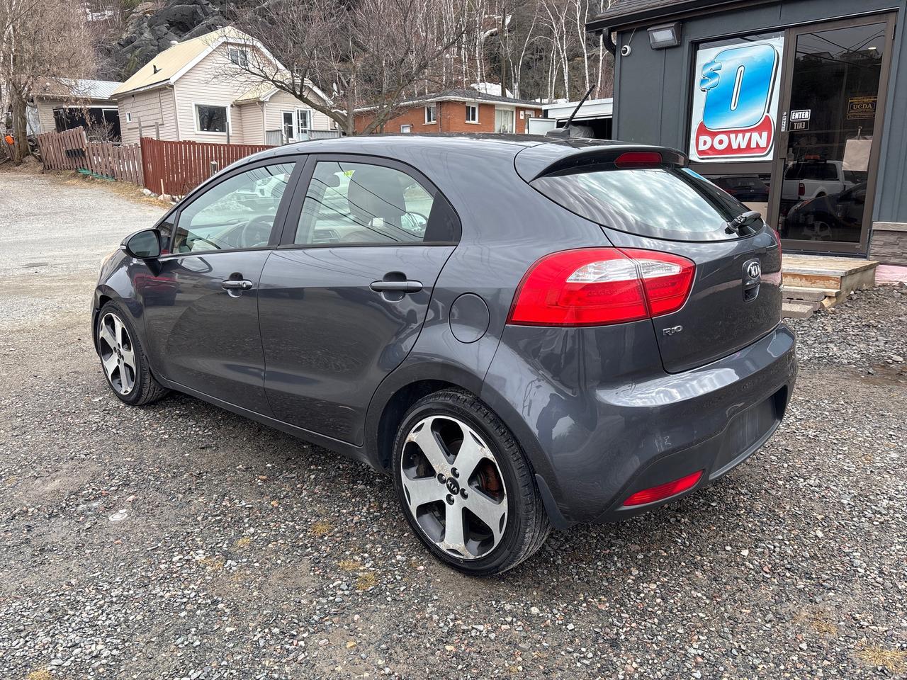 2013 Kia Rio SX Photo2