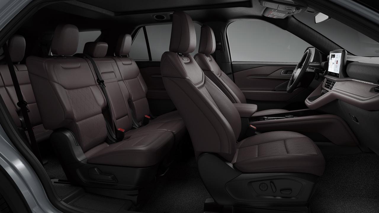 2026 Ford Explorer Platinum 4WD Photo5