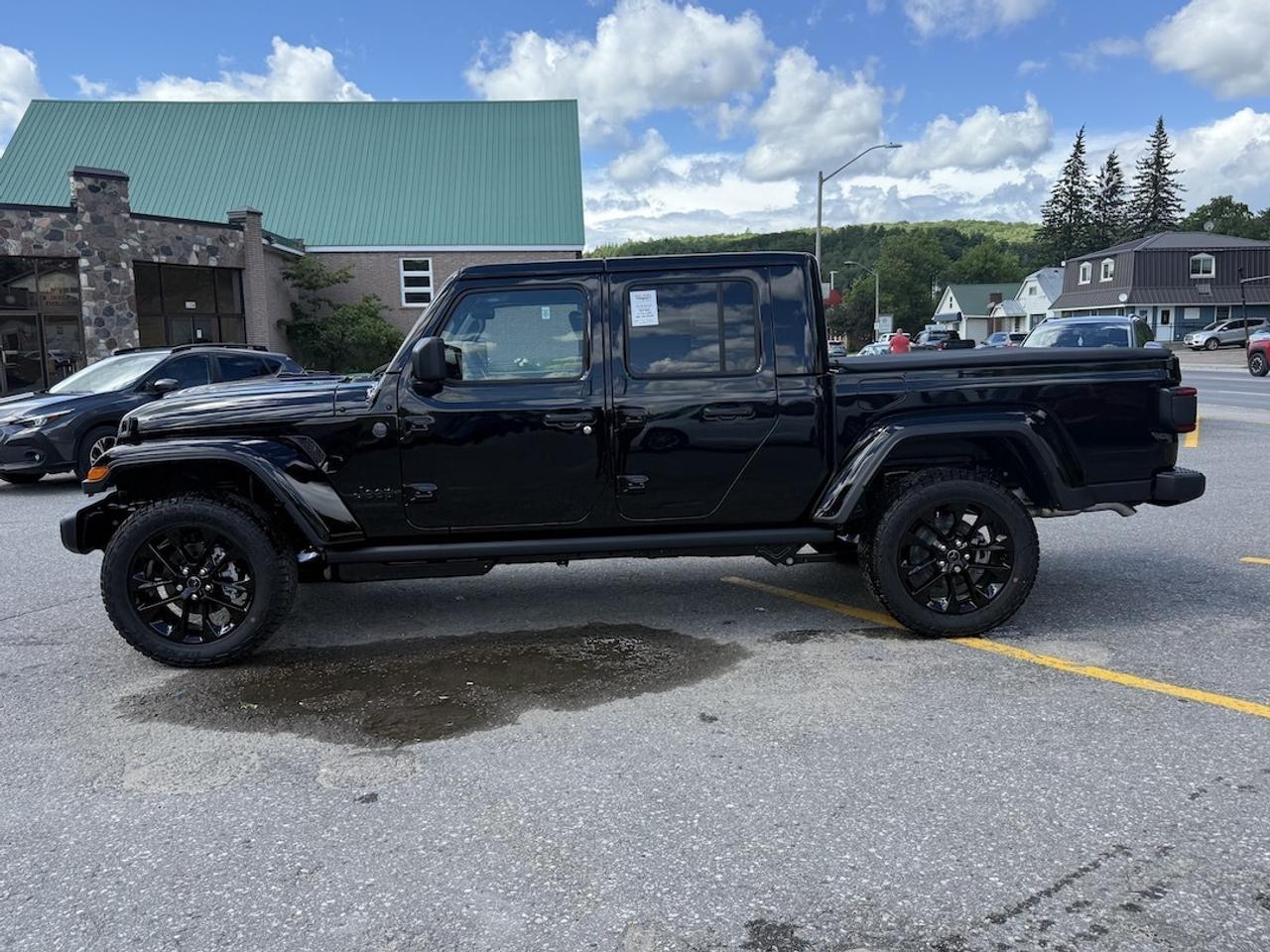 2026 Jeep Gladiator NightHawk 4x4 Photo