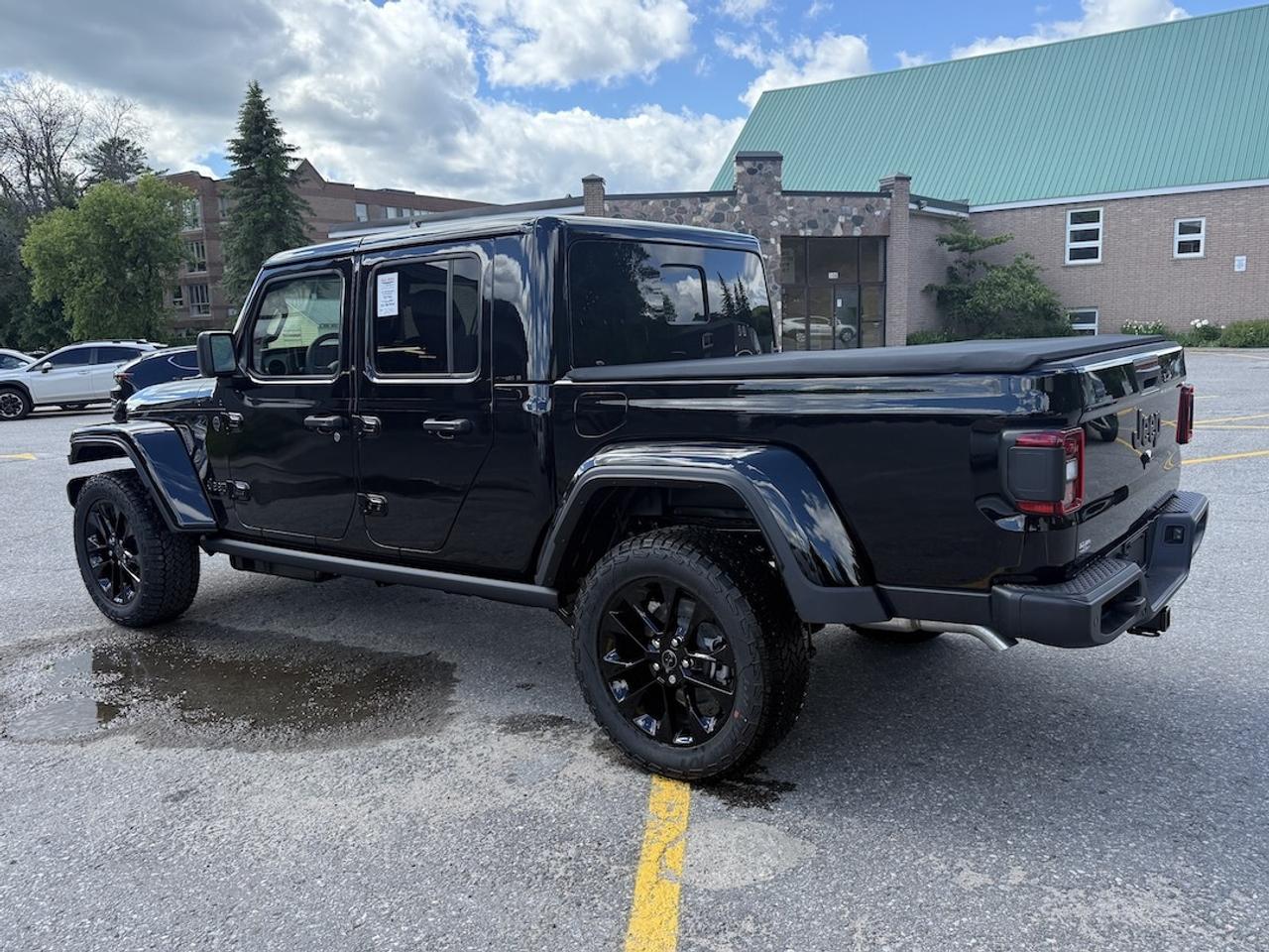 2026 Jeep Gladiator NightHawk 4x4 Photo4