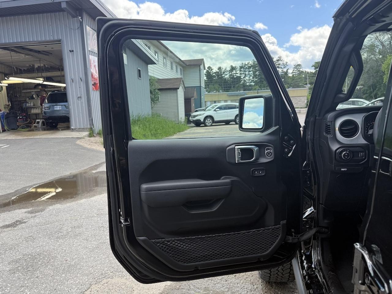 2026 Jeep Gladiator NightHawk 4x4 Photo