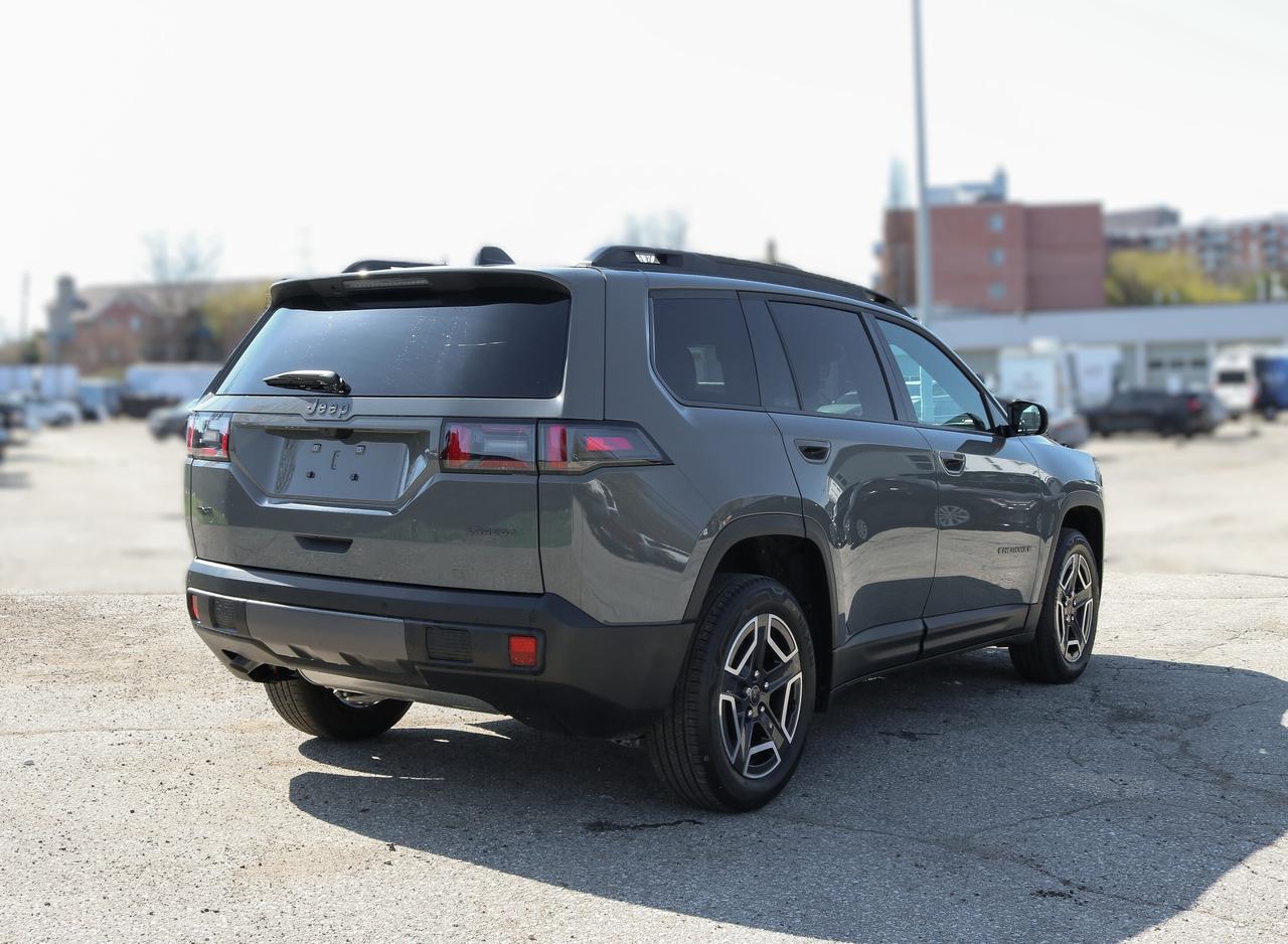 2026 Jeep Cherokee LAREDO 4x4 Photo4